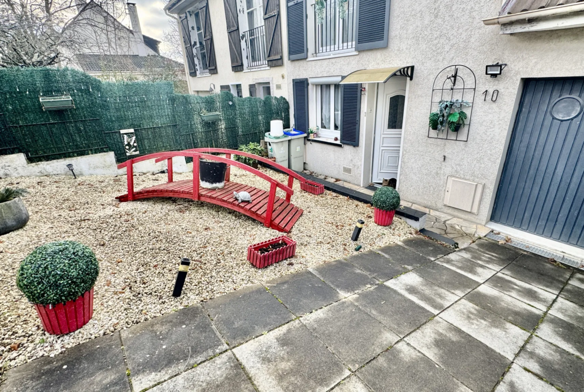 Maison mitoyenne de 100 m² avec jardin à Mantes-la-Ville 