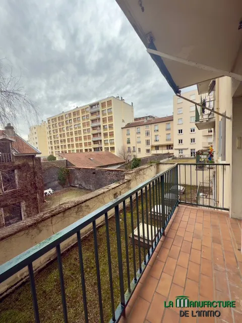 À vendre : Appartement F3 avec balcon, cave et garage à Saint-Étienne 