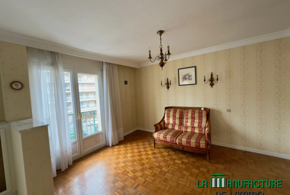 À vendre : Appartement F3 avec balcon, cave et garage à Saint-Étienne 