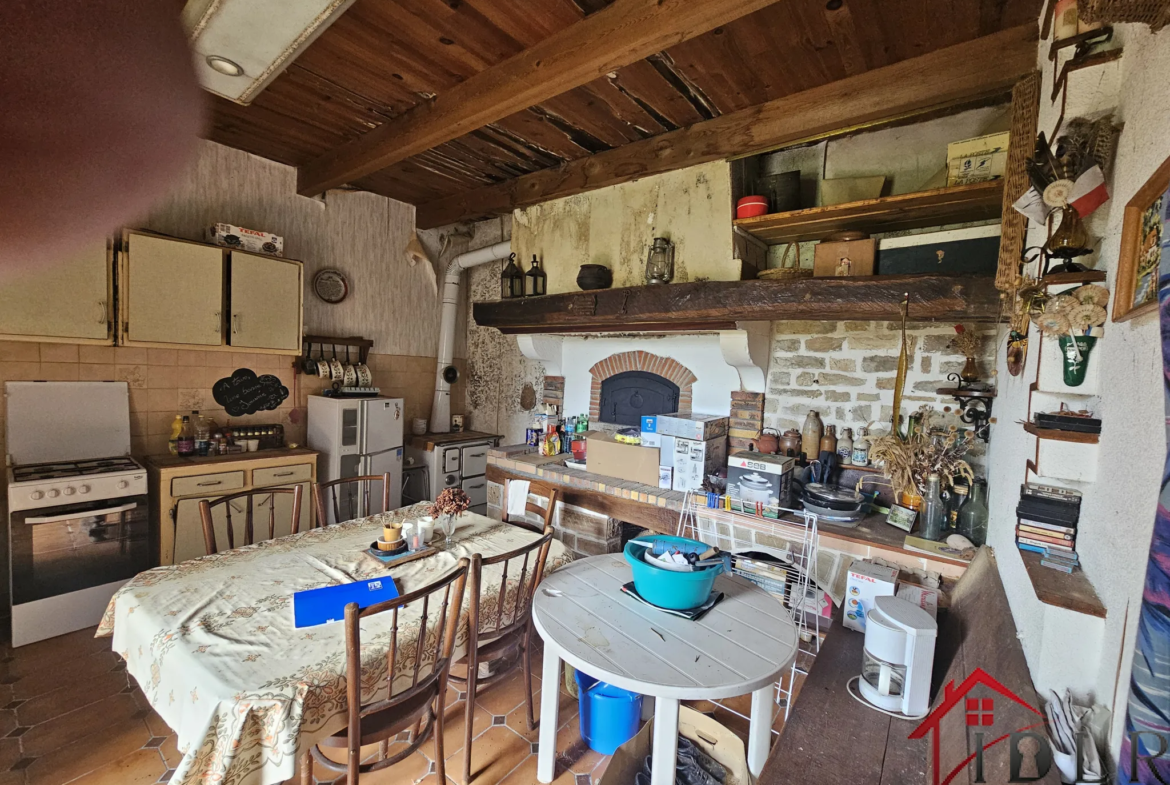 Maison de campagne type 4 à vendre à Les Thons - 115 m² 