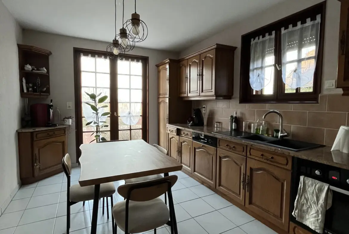 Charmante maison à vendre à Quers avec 4 chambres et terrain spacieux 