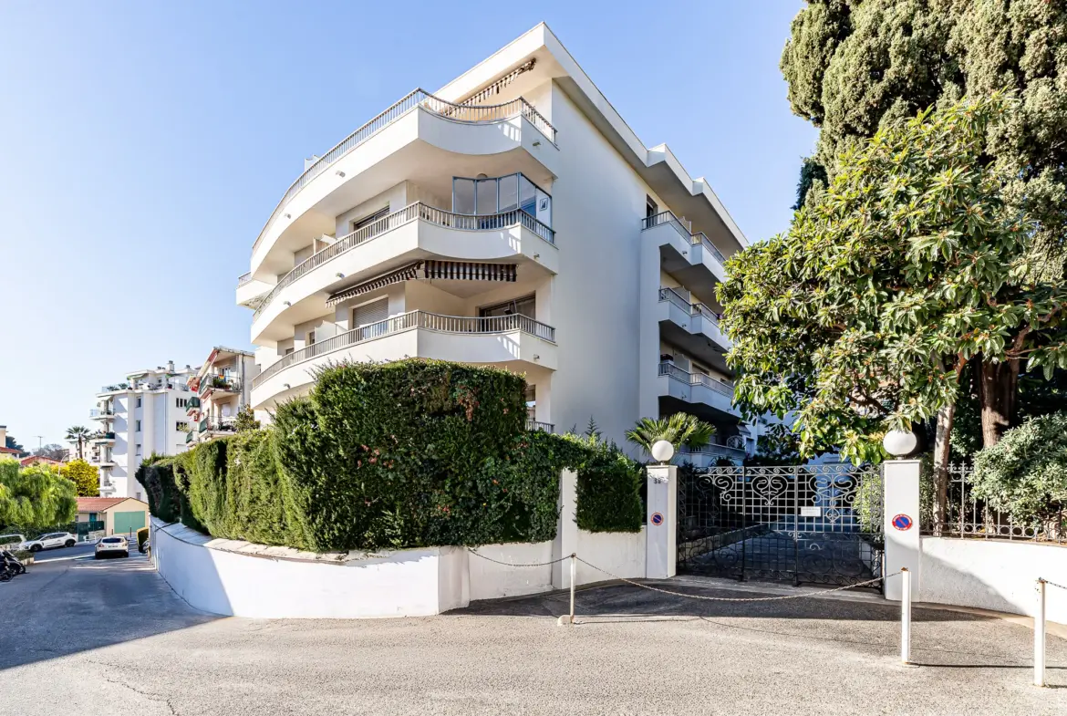 Vente Appartement 2 Pièces en Rez-de-Jardin à Nice - Parc Impérial 