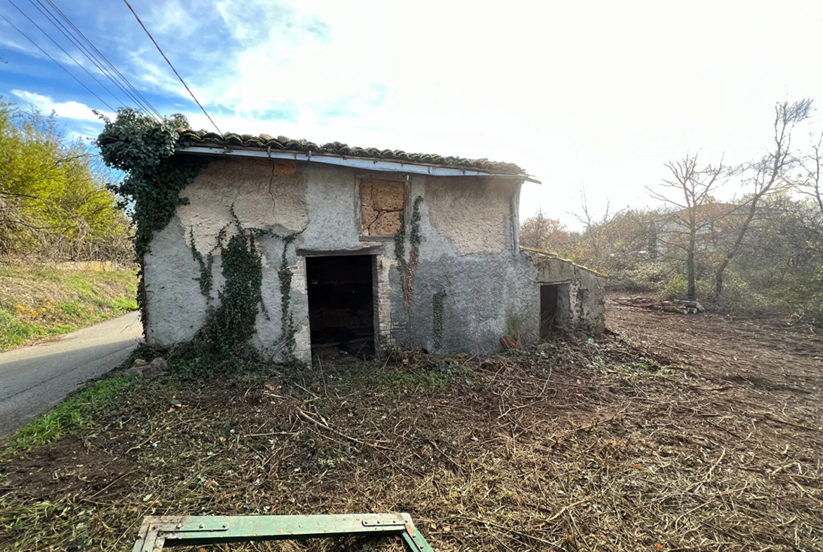 Maisonette à réhabiliter à Saint-Clair-du-Rhône 