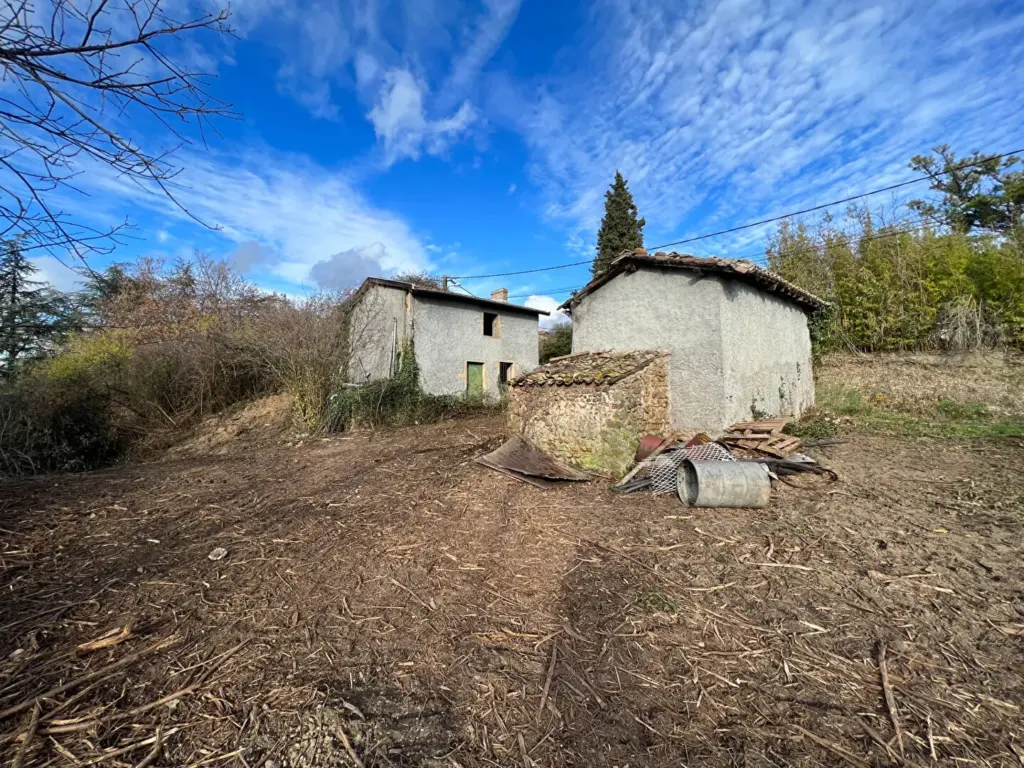 Maisonette à réhabiliter à Saint-Clair-du-Rhône