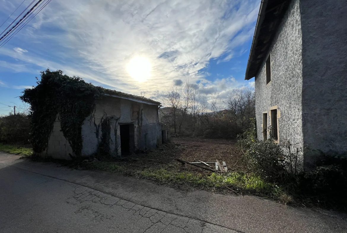 Maisonette à réhabiliter à Saint-Clair-du-Rhône 