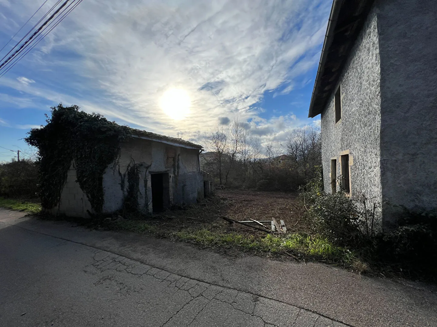 Maisonette à réhabiliter à Saint-Clair-du-Rhône 