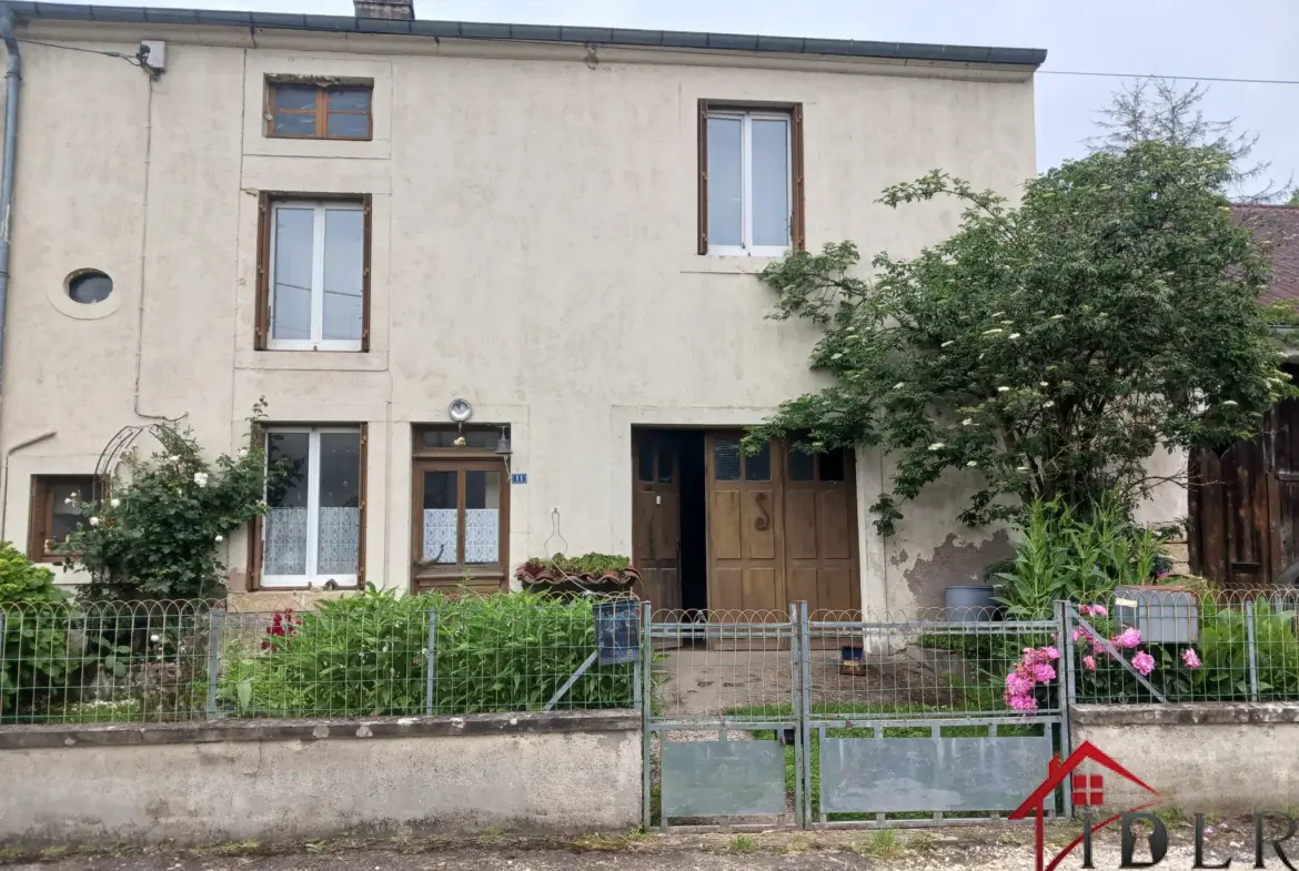 Lot de 2 maisons à rénover à Vernois-sur-Mance 