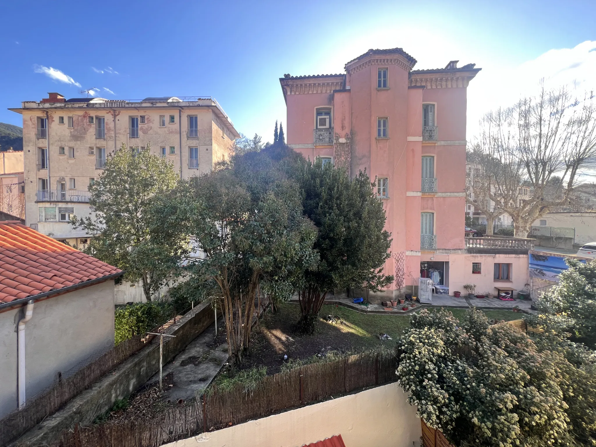 F1 lumineux et calme au centre d'Amélie les Bains 