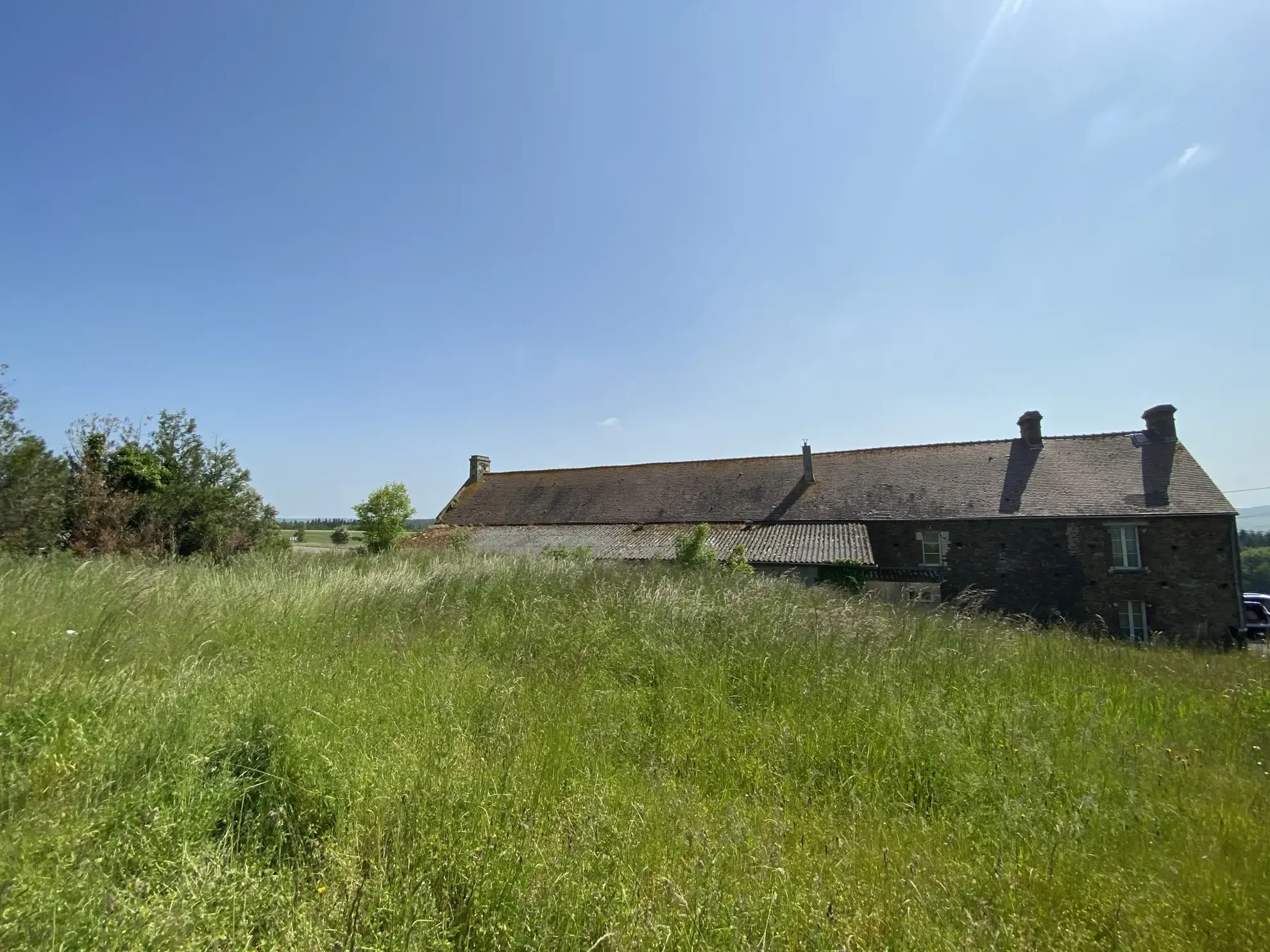 Ancienne Ferme à Croisilles à Vendre - 3 Chambres et Grand Terrain 