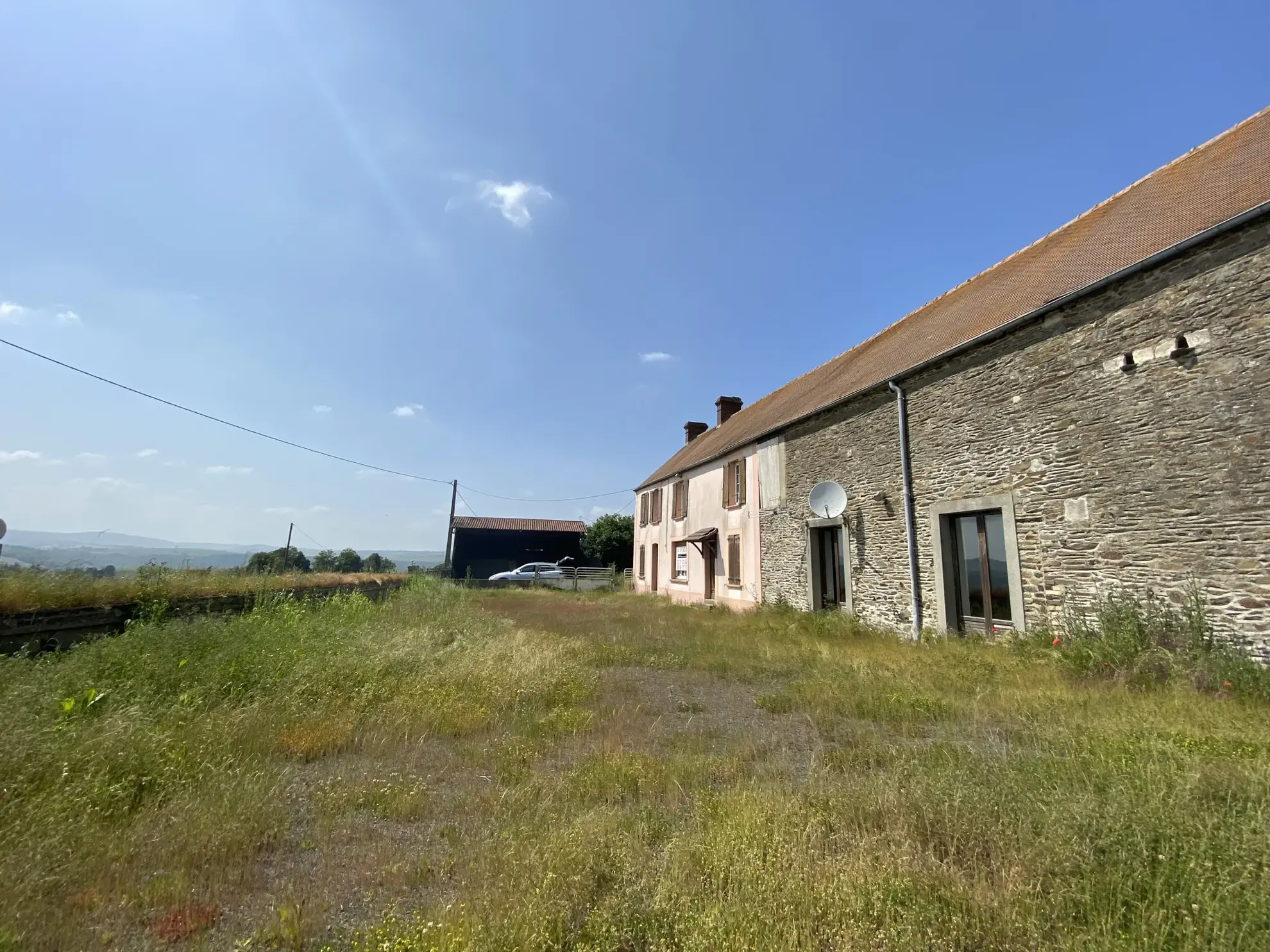 Ancienne Ferme à Croisilles à Vendre - 3 Chambres et Grand Terrain 