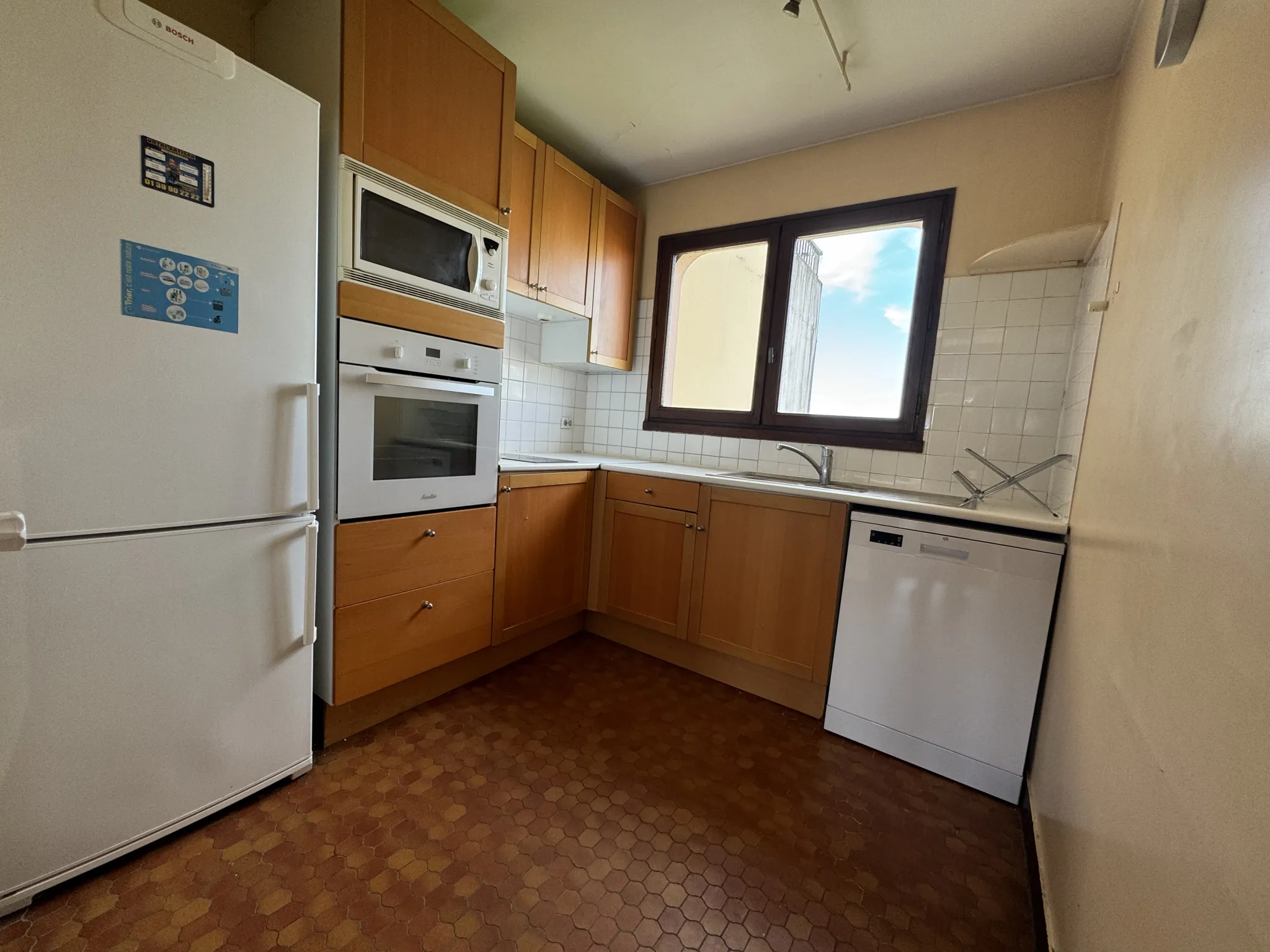 Idéal Investisseur ! Grand Appartement F4 à Cergy de 80 m² 