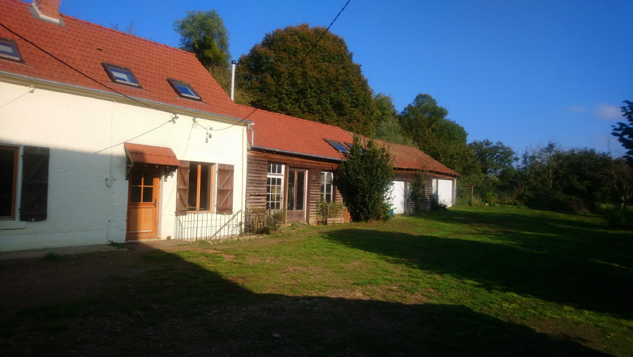 Longère Rénovée avec Annexe et Atelier à Murlin 