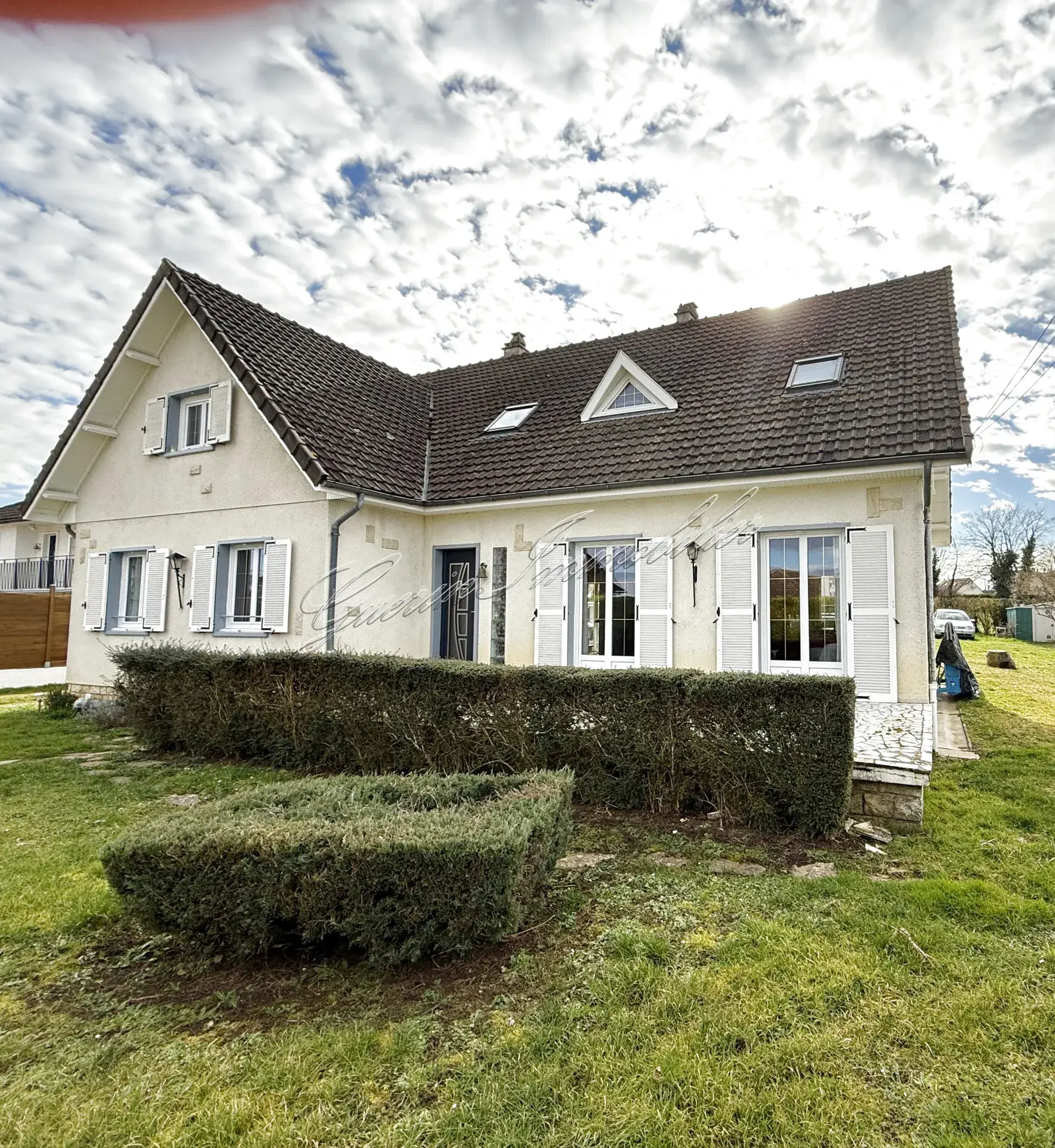 Maison familiale à vendre à Varennes-Vauzelles - 195 m² 