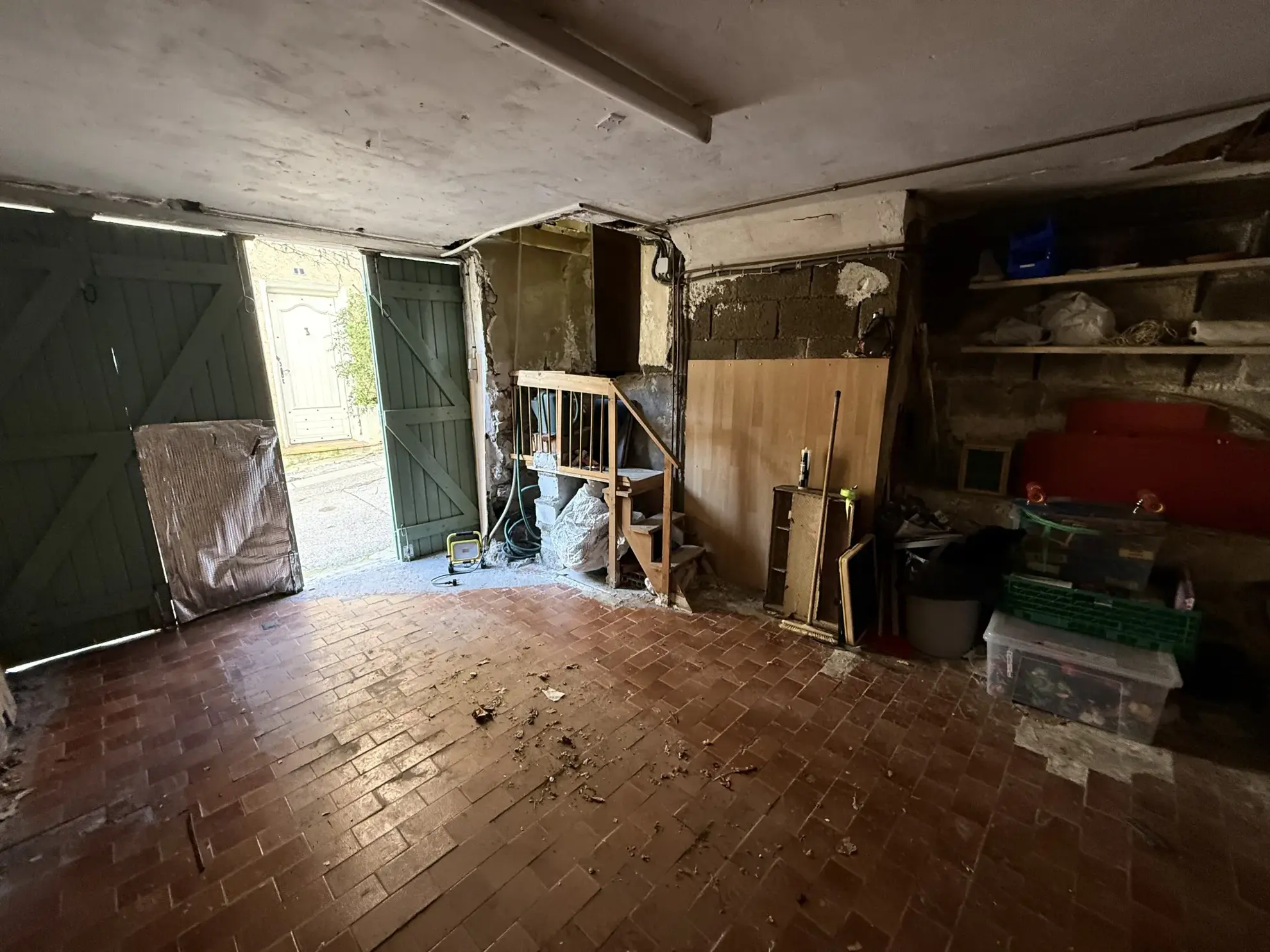 Maison de ville avec garage à Cuers - Rénovée 