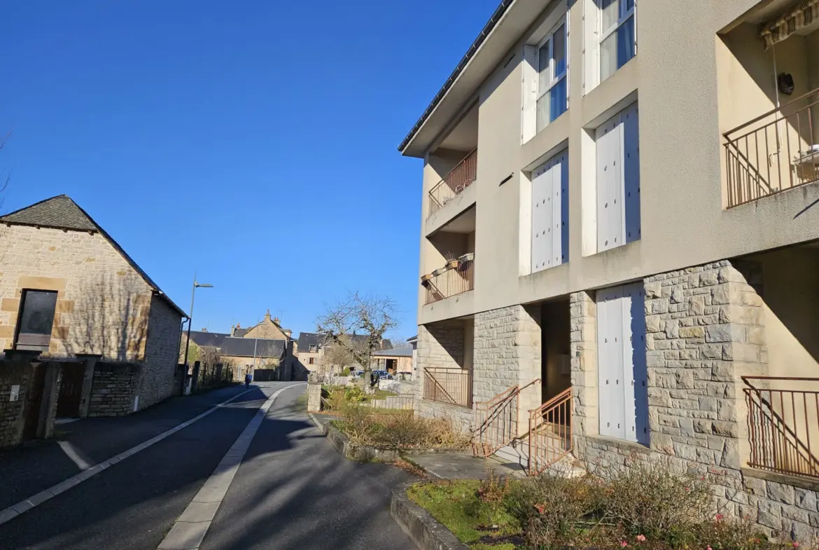 Bel Appartement T3 au Centre de Bozouls avec Terrasse 