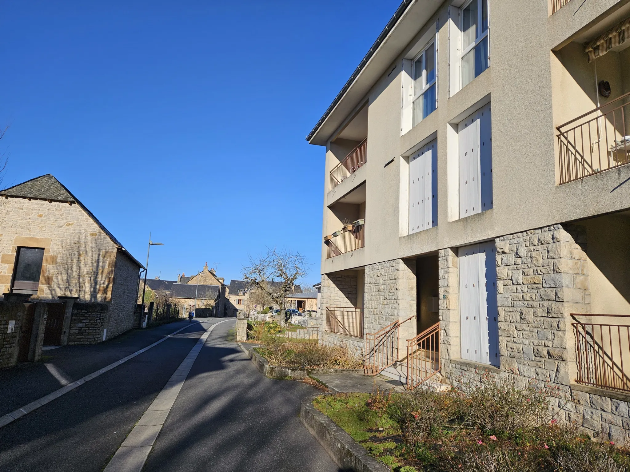 Bel Appartement T3 au Centre de Bozouls avec Terrasse 