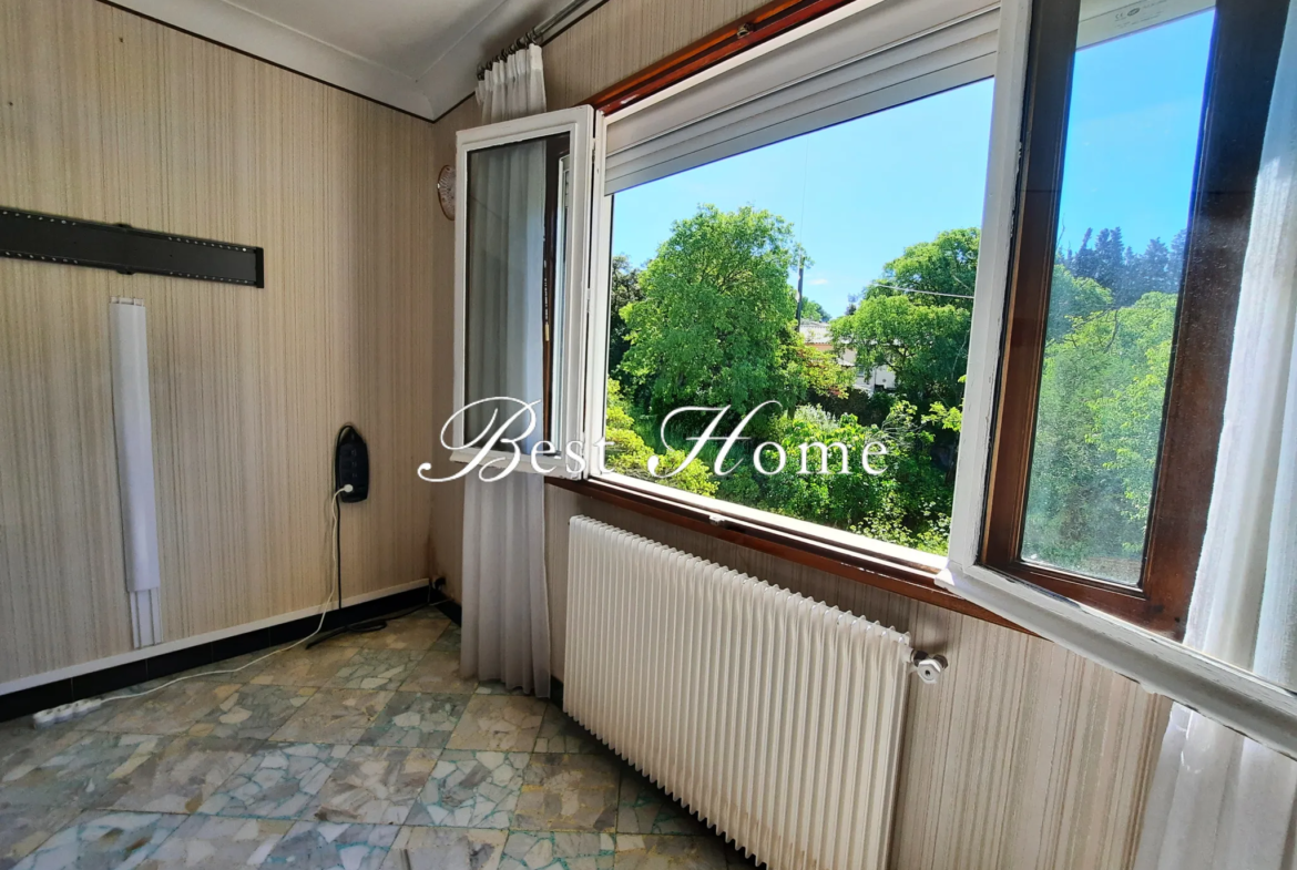 Vente d'un appartement avec terrasse et jardin à Nîmes 