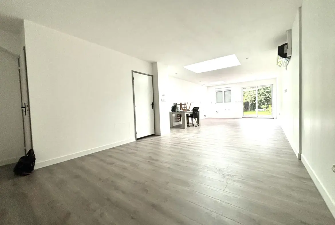 Maison rénovée de 100m2 avec jardin à Hem - 4 chambres 