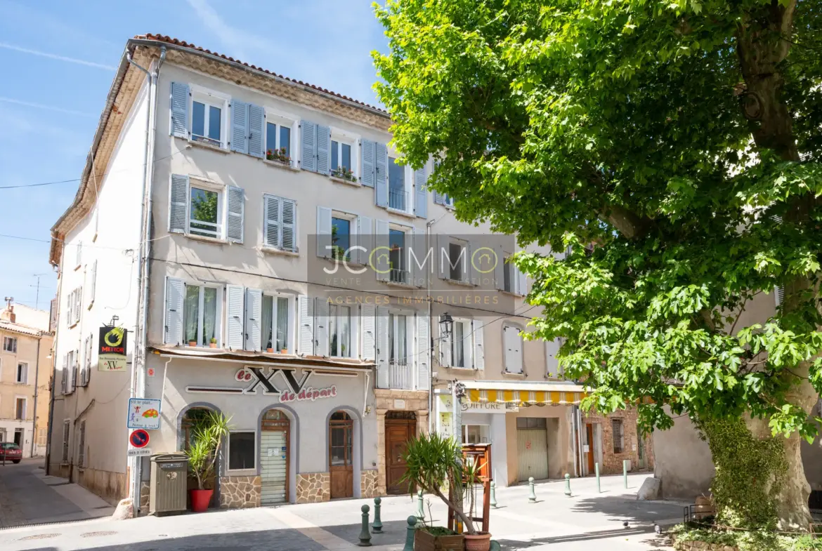 Vente de 2 Appartements à Pignans : T3 de 110m² et T2 de 37m² 