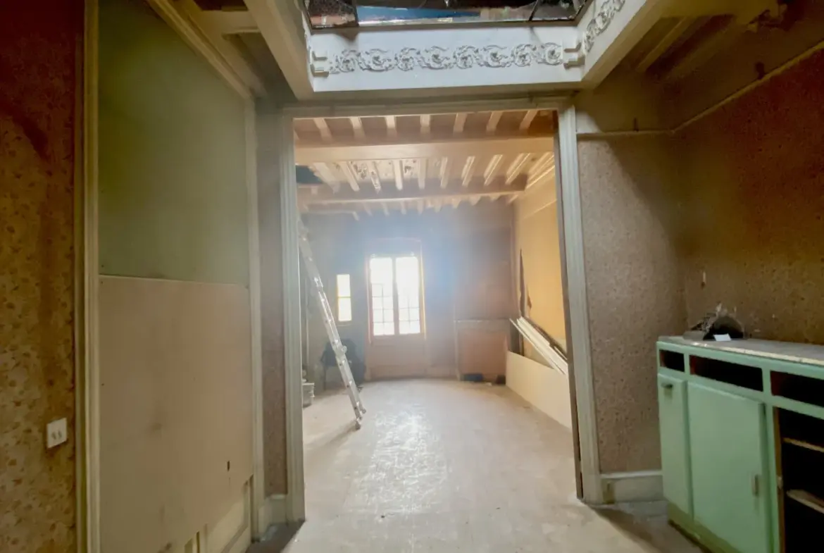 Duplex à rénover de 121 m² à Annonay avec espace extérieur 