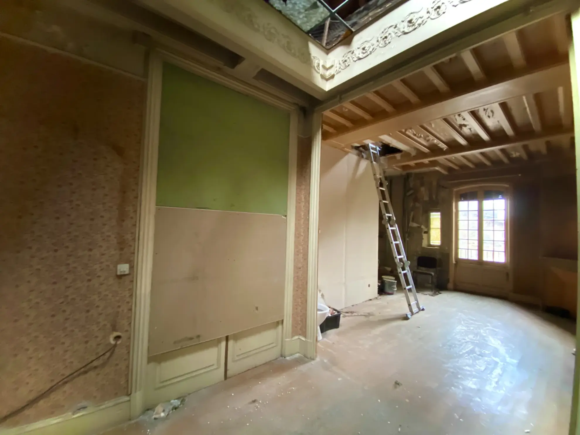 Duplex à rénover de 121 m² à Annonay avec espace extérieur 