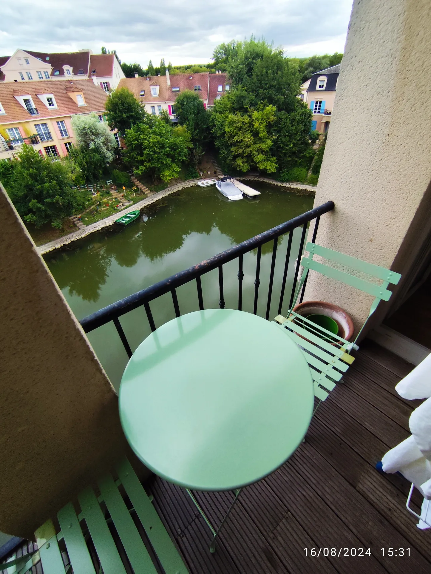 Cergy Port : Appartement T2 avec Terrasse à Vendre 