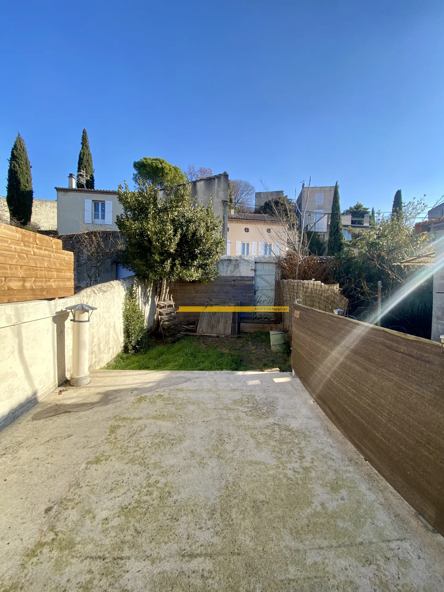 Maison en duplex à Montélimar avec jardin et garage 