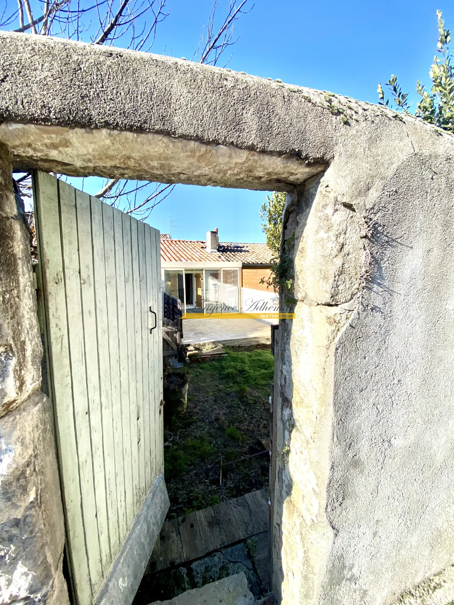 Maison en duplex à Montélimar avec jardin et garage 