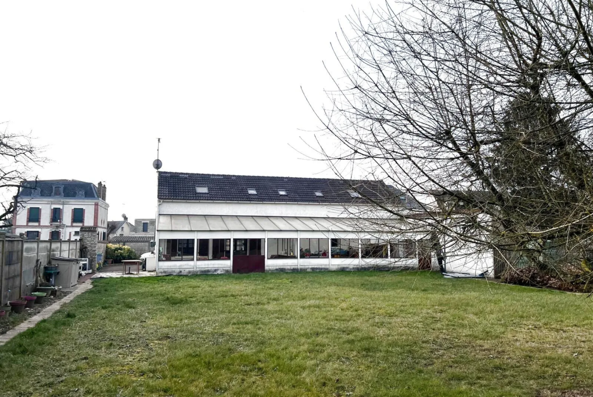 Maison familiale de 125 m² à Angerville, 1600 m² de terrain 