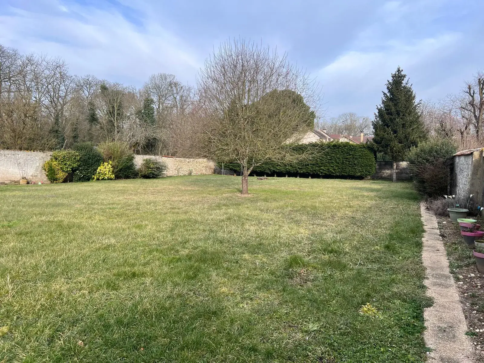 Maison familiale de 125 m² à Angerville, 1600 m² de terrain 