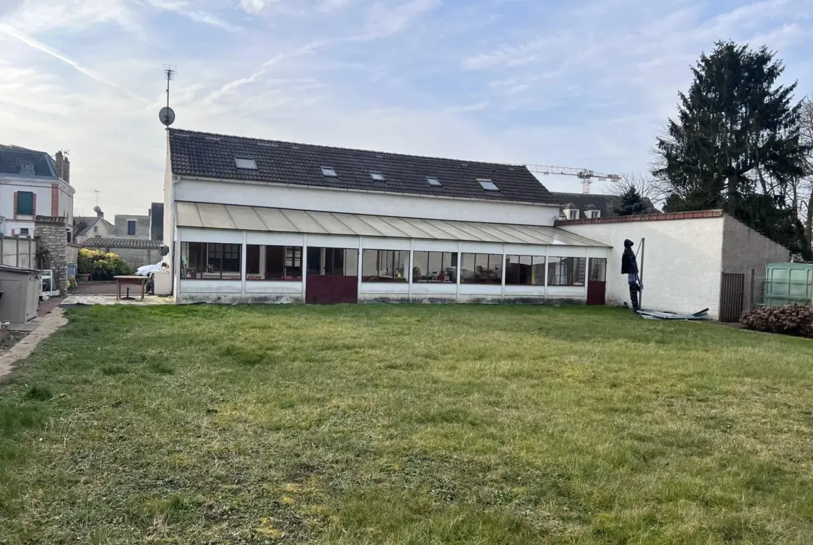 Maison familiale à vendre à Angerville – 125 m² sur 1600 m² 