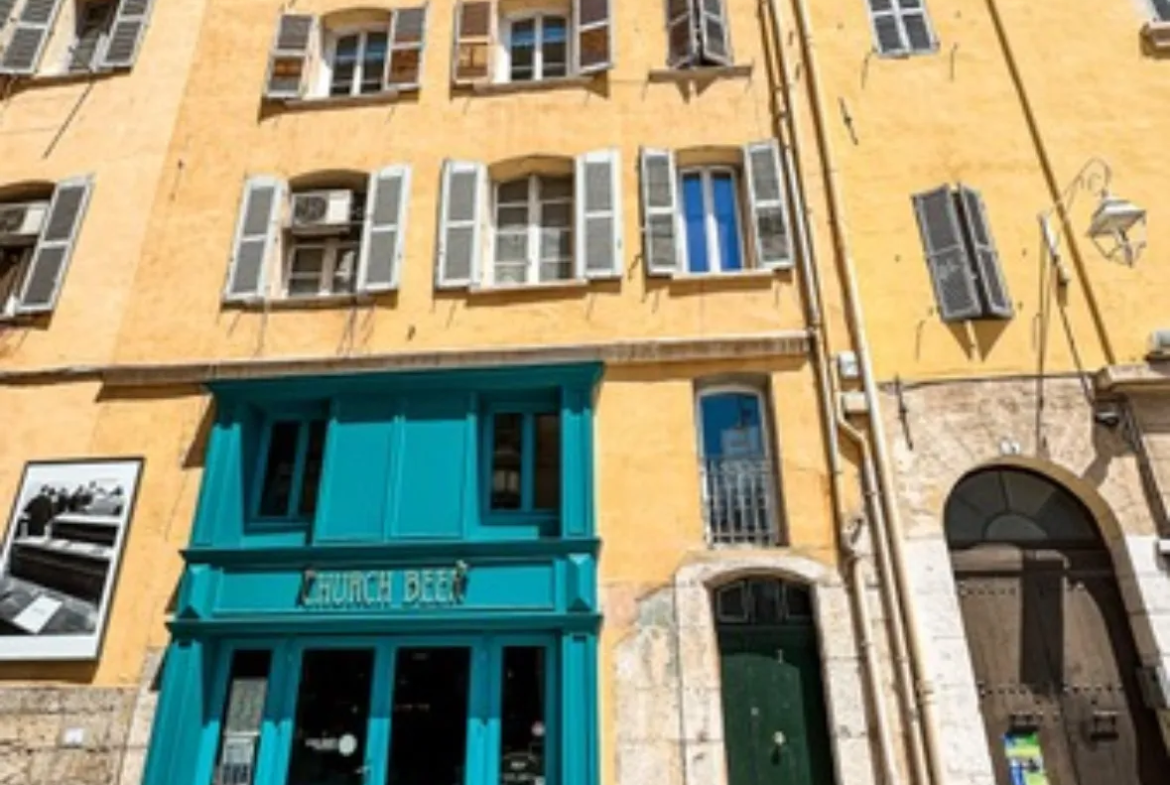 À vendre : T1 bis - Place de l'Equerre à Toulon 