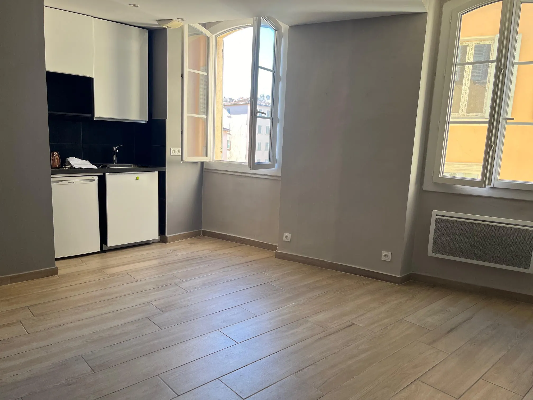 À vendre : T1 bis - Place de l'Equerre à Toulon 