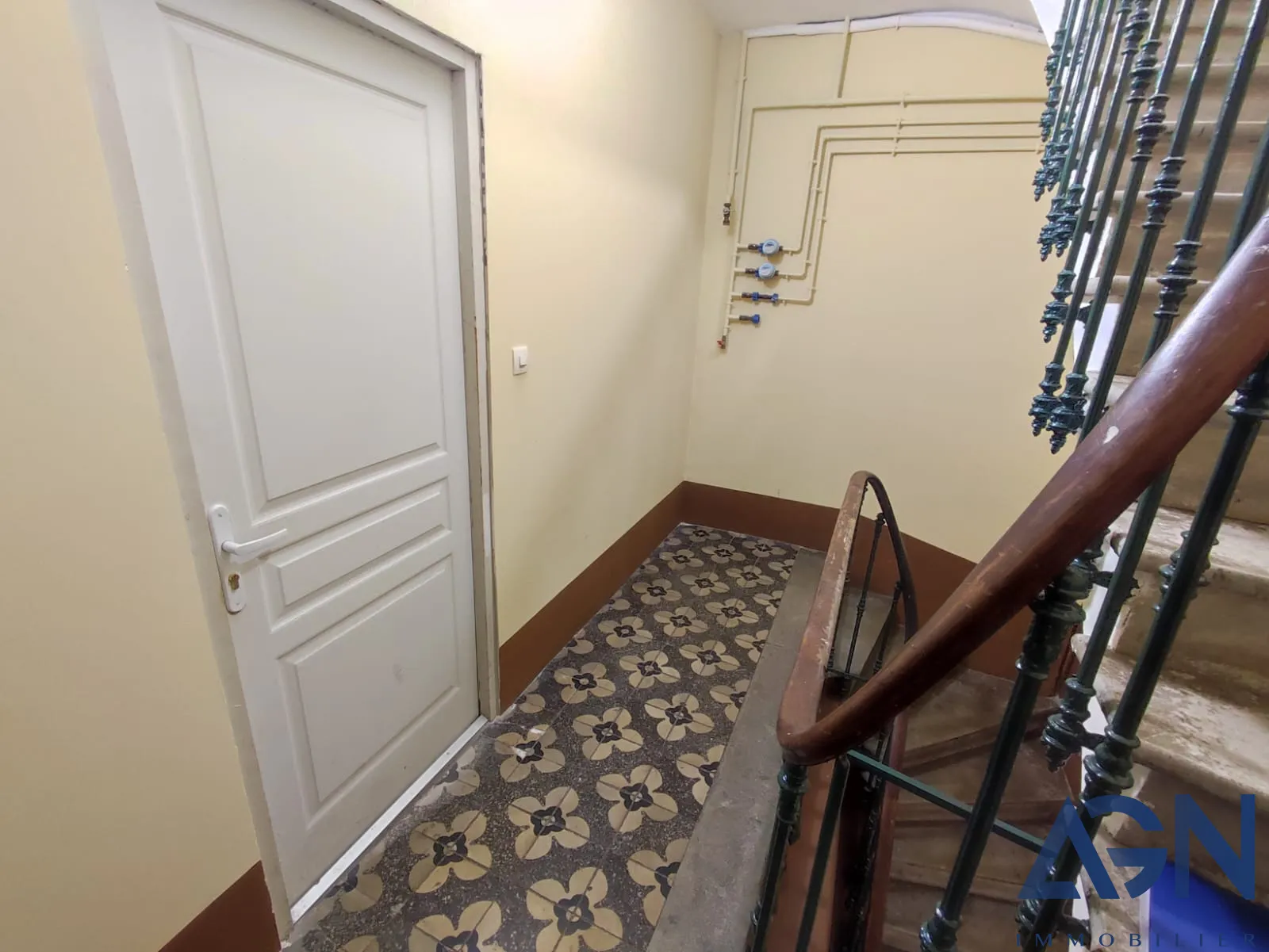 À vendre : Appartement 2 pièces de 55,74 m² avec cour à Béziers 