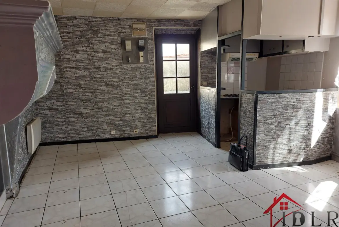 À vendre : Immeuble avec 2 appartements à Montreuil sur Blaise 