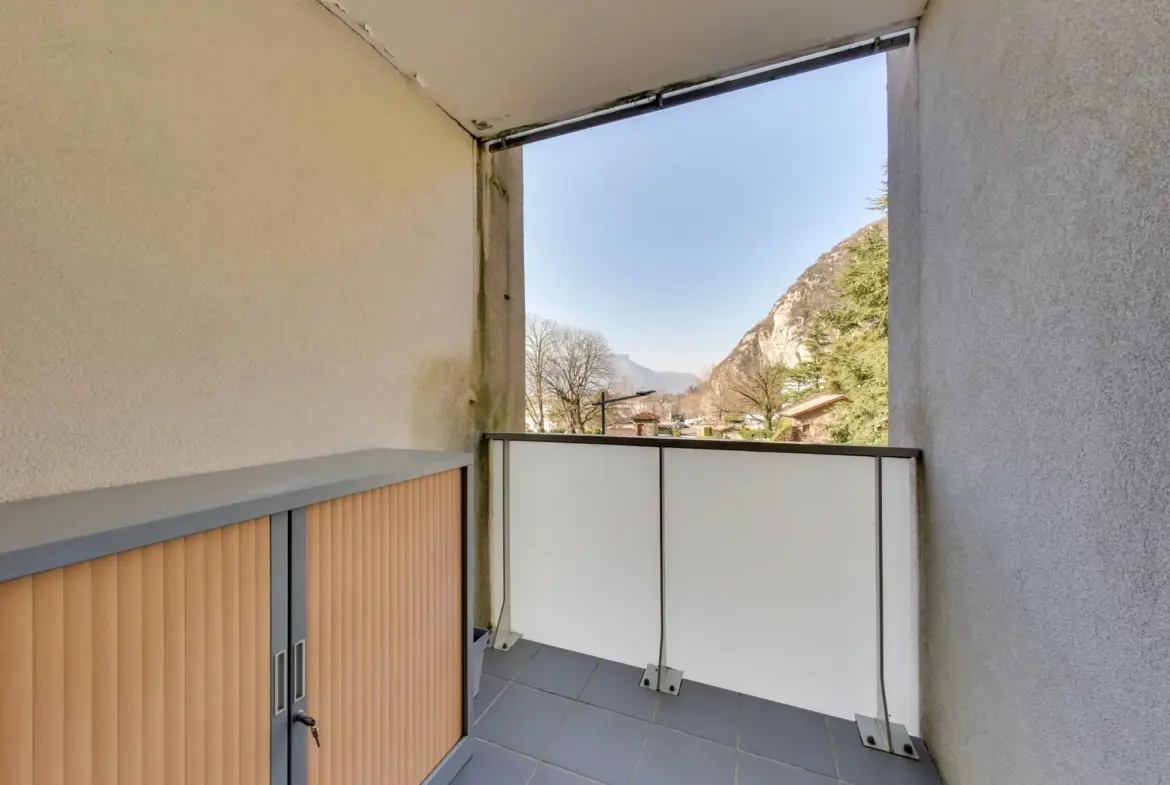 Élégant appartement 3 pièces avec balcon à Saint-Egrève 