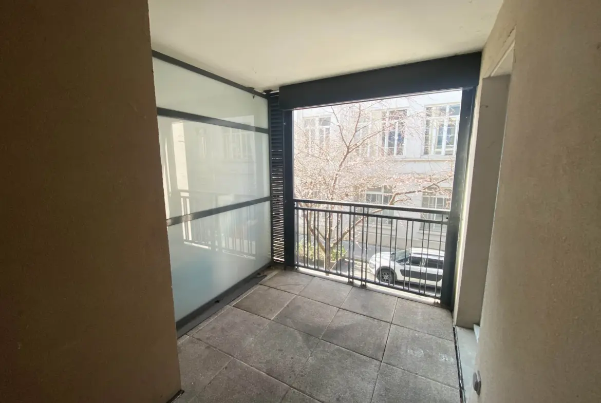 Appartement T2 récent avec loggia à Villeurbanne - 235 000 € 