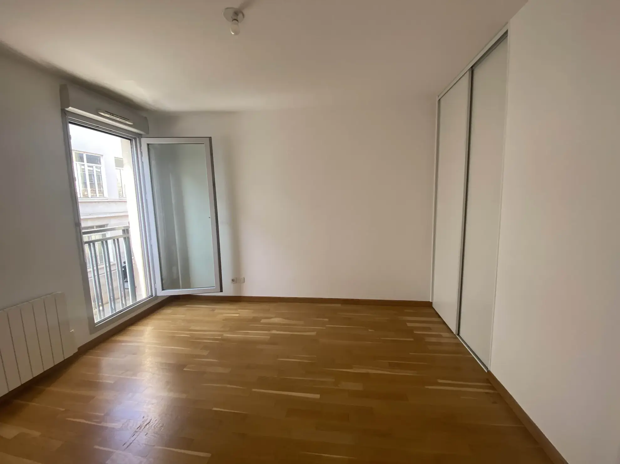 Appartement T2 récent avec loggia à Villeurbanne - 235 000 € 