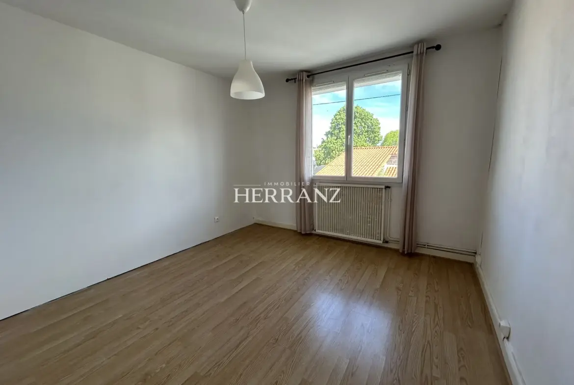 Maison de ville à Les Eglisottes et Chalaures - 5 pièces, 114 m² 