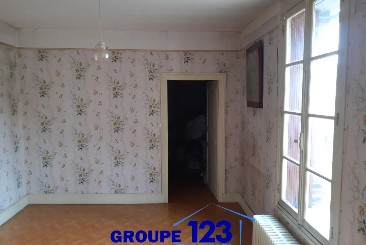 Maison à vendre à Aillant-sur-Tholon avec 4 chambres 