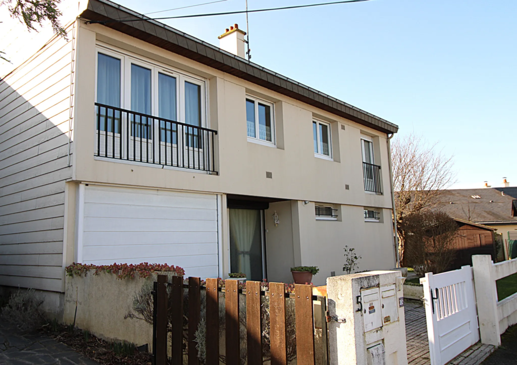 Maison spacieuse à vendre - 4 chambres - Angers ÉVENTARD