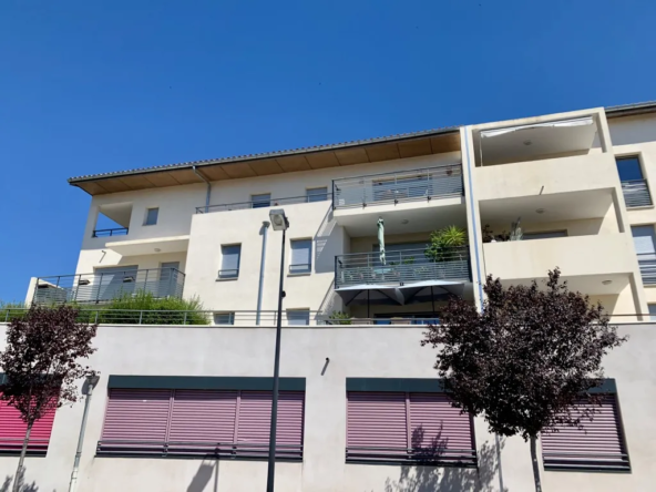 Appartement 3 pièces avec garage, cave et terrasse à Orange