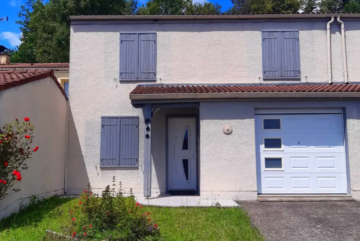 Maison à vendre à Arpajon-sur-Cère avec 3 chambres et jardin 