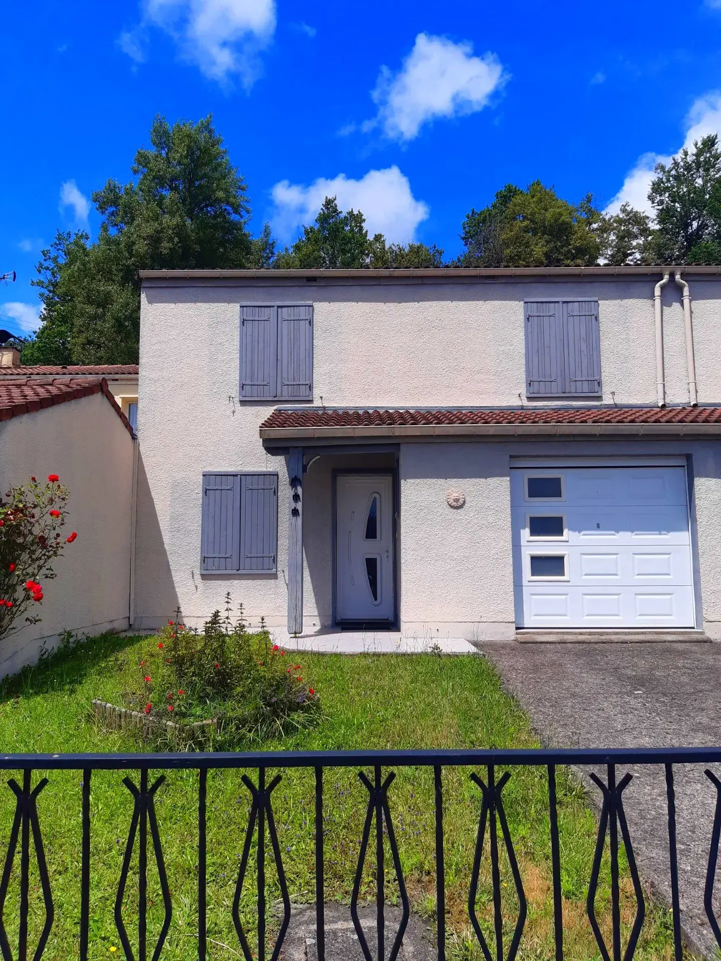 Maison à vendre à Arpajon-sur-Cère avec 3 chambres et jardin 