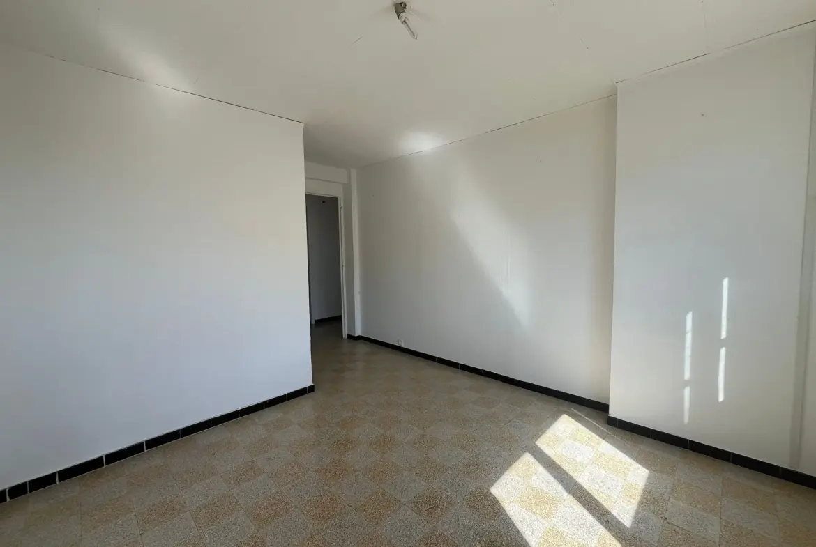 Appartement lumineux T3 de 53 m2 à Toulon - Port Marchand 