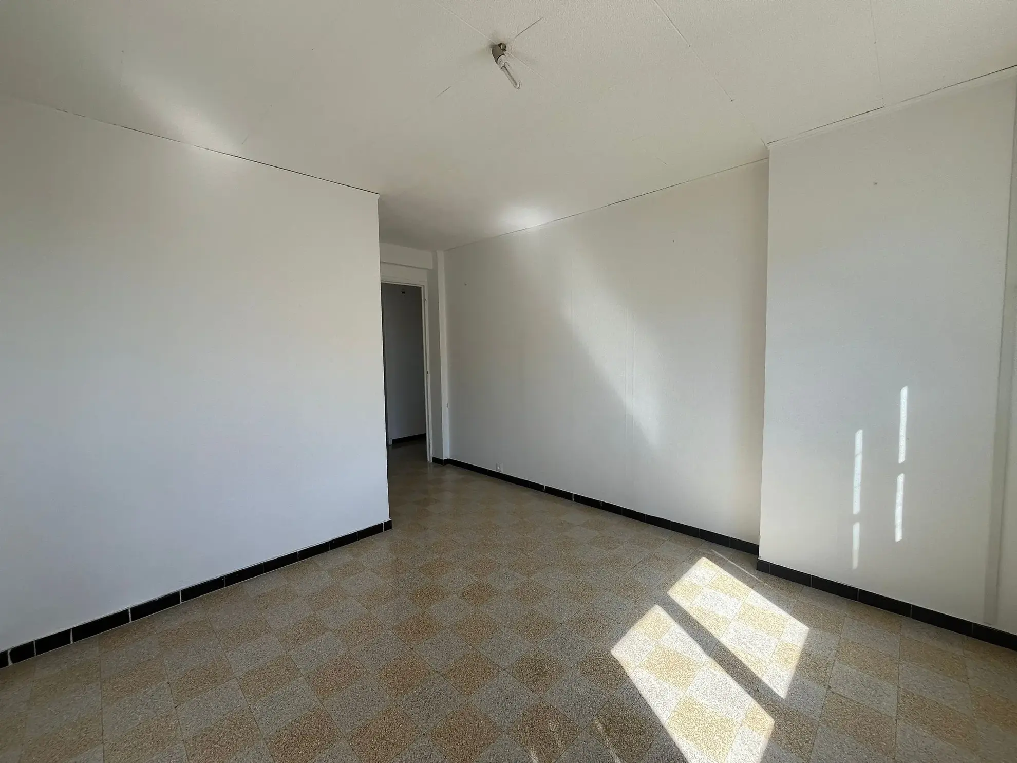 Appartement lumineux T3 de 53 m2 à Toulon - Port Marchand 