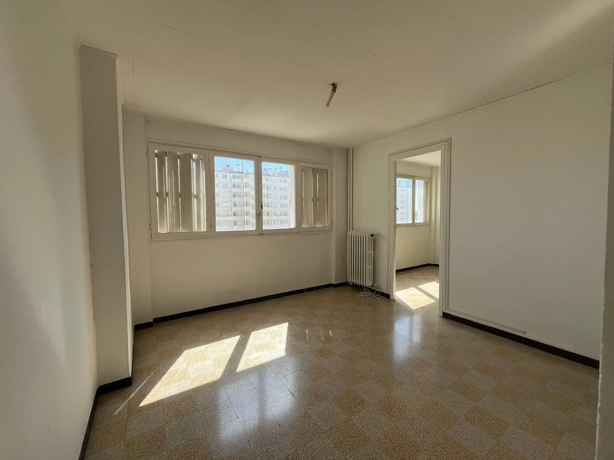 Appartement lumineux T3 de 53 m2 à Toulon - Port Marchand 