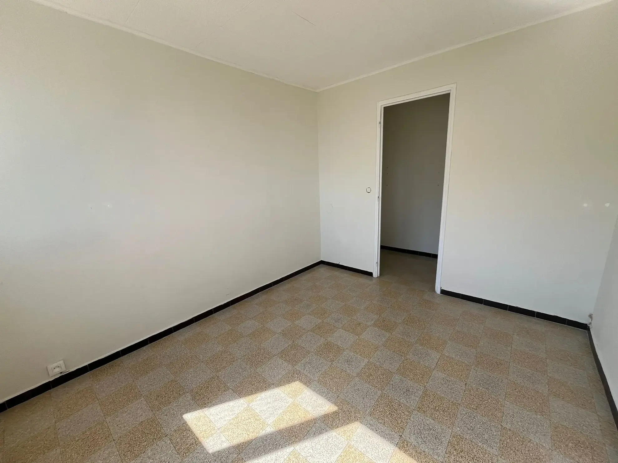 Appartement lumineux T3 de 53 m2 à Toulon - Port Marchand 