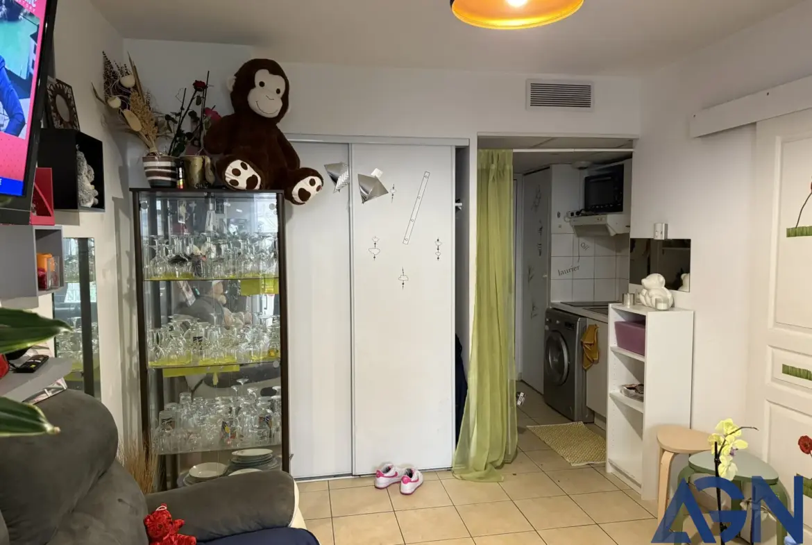 À vendre : appartement 2 pièces de 30,30 m² avec terrasse et garage à Montpellier 