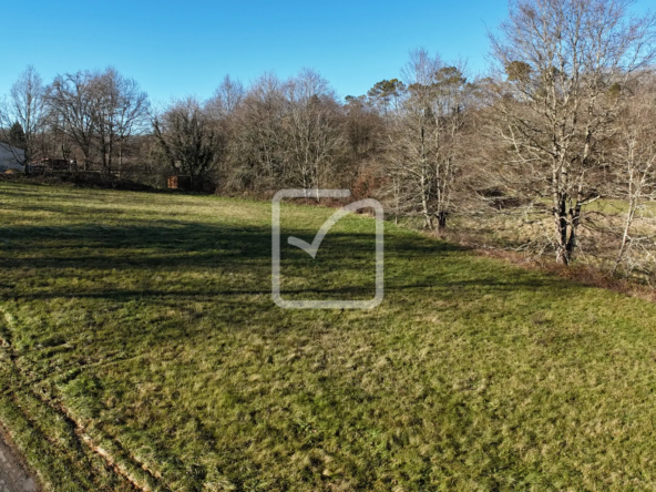 A vendre : terrain à bâtir de 3225 m² à Nabirat, 1500 m² constructibles